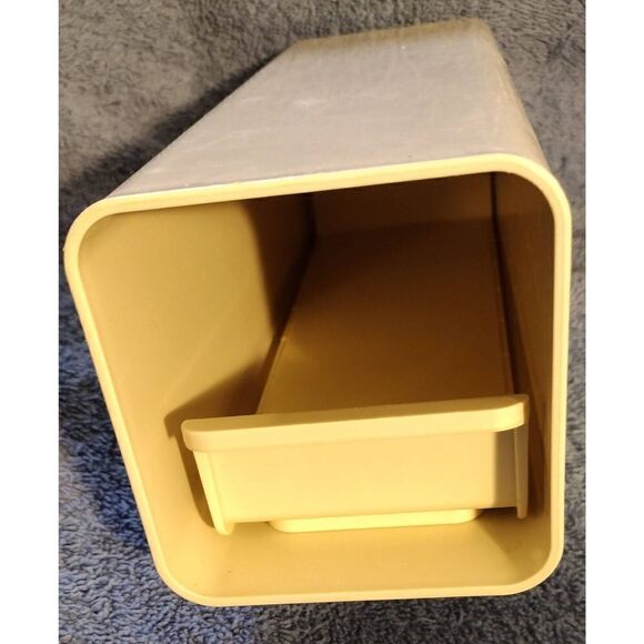Tupperware Vintage Velveeta Cheese Cracker Keeper #1696-1 w/ Tray & Lid - Picture 4 of 6